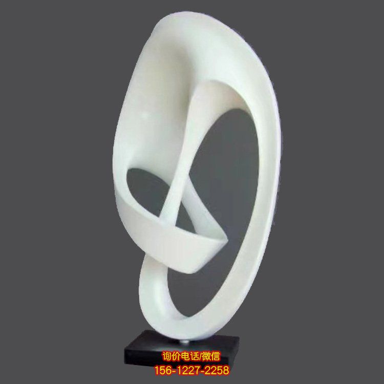 抽象不銹鋼雕塑，為園林景觀增色