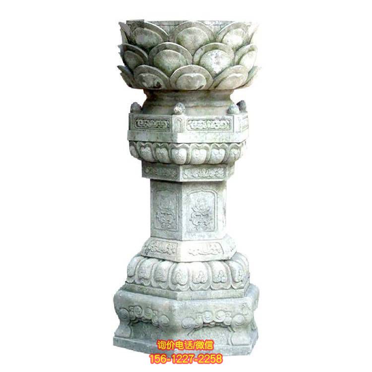 花崗巖雕塑，為寺院增添靈性韻味