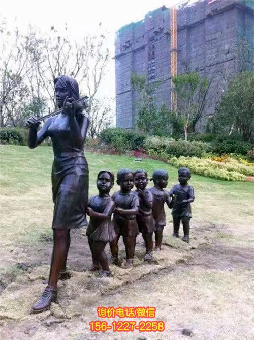 小區(qū)戶外玻璃鋼純銅老師拉小提琴玻璃鋼仿銅雕塑 小區(qū)戶外玻璃鋼純銅老師拉小提琴玻璃鋼仿銅雕塑