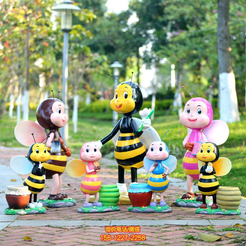 飯店學(xué)校草坪卡通蜜蜂一家組合玻璃鋼蜜蜂雕塑 飯店學(xué)校草坪卡通蜜蜂一家組合玻璃鋼蜜蜂雕塑