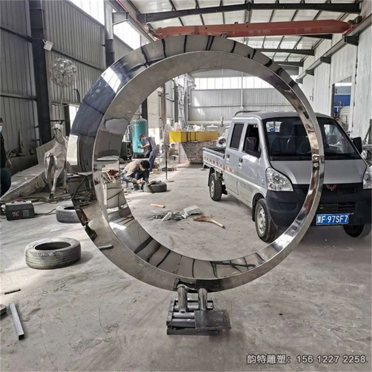 不銹鋼月亮圓環雕塑