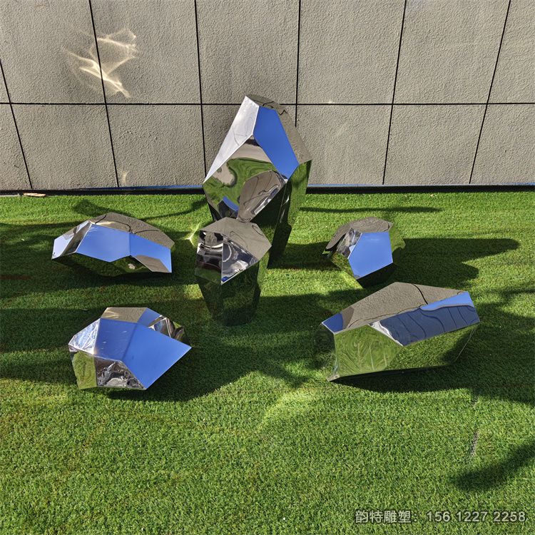 不銹鋼幾何切面石頭雕塑48 不銹鋼幾何切面石頭雕塑48