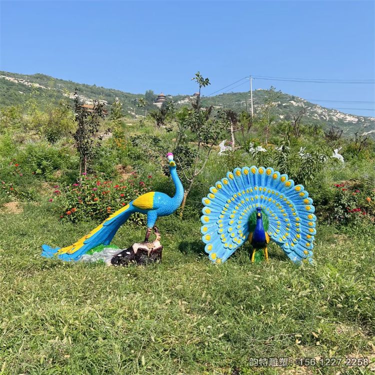 玻璃鋼發光孔雀雕塑，仿真動物雕塑孔雀制作廠家