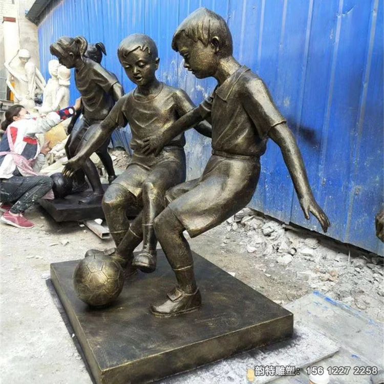 踢足球雕塑08 踢足球雕塑08